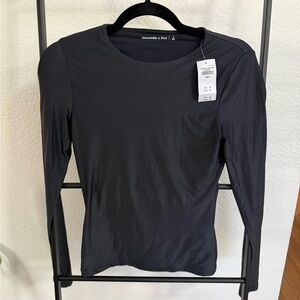 NWT Abercrombie & Fitch fitted long sleeve